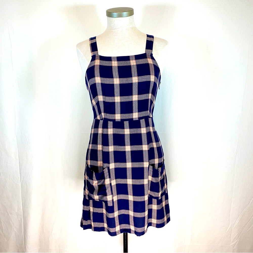 American Eagle plaid “overall” style dress with pockets, size Small